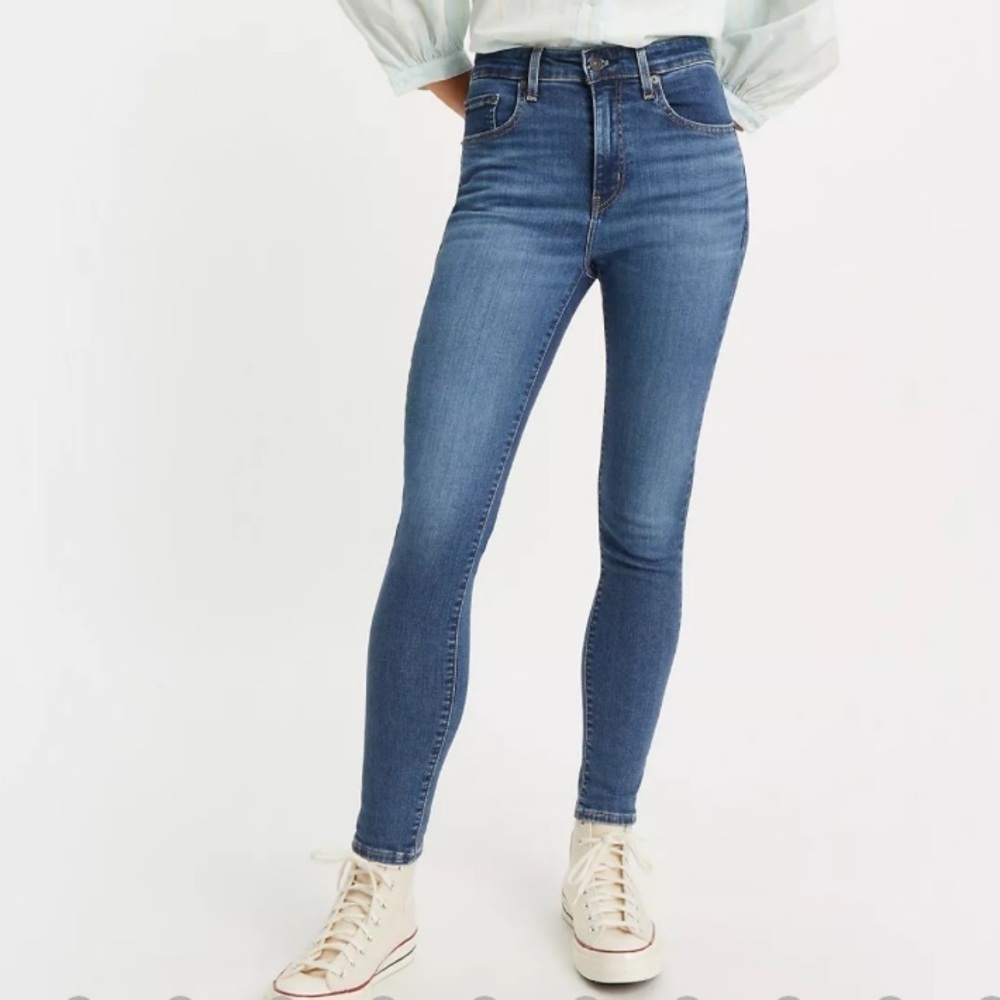 NEW Levi's 721 High Rise skinny Jean Size 28 NWT